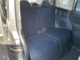 後部座席も当然、綺麗・清潔に仕上げております。内装の綺麗なお車は気持ちが良いですし、コンディションのいい車が多いです。前のユーザーが丁寧に使っていた証拠です。