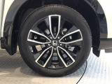 【アルミホイール】純正アルミホイール装備!足元を際立たせ、軽快な走りを演出します!印象もアップし、スタイルも引き締まります!スポーティーさの中にラグジュアリーを感じさせるデザインですね♪
