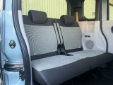 清潔で広々したシートです!後部座席でもゆったり快適に過ごせるので、後ろに座る人たちもドライブが楽しくなりますよ。是非、現車を見て体感してみてください。