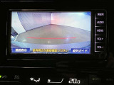 安心のバックモニター!ガイドがあって夜間でもよく見えます!