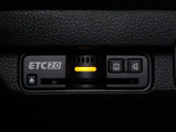 装備されているビルトインタイプのホンダ純正ETC2.0車載器です。セットアップしてからご納車致します。ETCカードを差し込めば高速道路の出入り口ゲートを楽々通過出来ます。