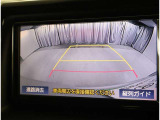 バックガイドモニターで、後方を確認しながら安心して駐車することができます。運転初心者も熟練者も必須の機能ですよ!