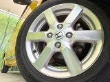 【14インチアルミホイール】外観にマッチしたアルミホイールを装着しております。各種アルミホイールや、スタッドレスタイヤも取扱いしております。是非ご相談ください♪