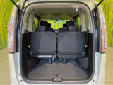 普段のお買い物や通勤、送迎等に十分な荷室スペースを確保しております。セカンドシートを倒すと、大きな荷物の積載も可能です♪