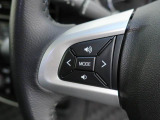 ステアリングスイッチ付きです。運転中に前方から目を離すことなく、オーディオの操作ができるので、安全な走行をサポートします。