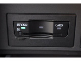 高速走行で便利なETCがグローブボックス内に装着されています*