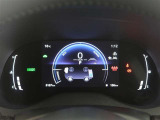 とっても見やすいメーターです。夜間時はラグジュアリーな気分にさせてくれる照明が魅力ですので、夜のドライブも楽しみになりますよ♪