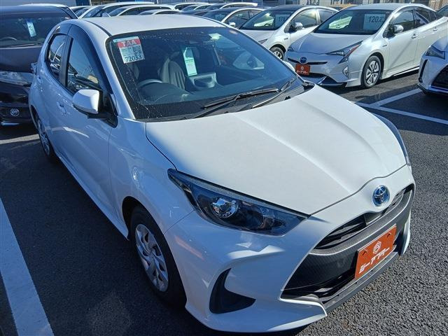 ヤリス 1.5 ハイブリッド X 禁煙車 純正ナビ フルセグ バックカメラ