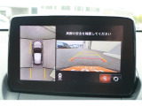 全周囲モニター付で、車庫入れも駐車もラクラクです。
