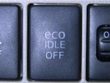 アイドリングストップ機構を装備しております。