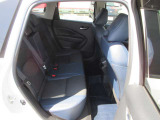 後部座席も気になるようなキズ・汚れやへたり等、大きなダメージはなく、良好な状態です。しっかりとクリーニング整備をしご納車いたします。