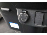 シガーソケットが付いているので、車から電源を取ることが出来ます!