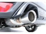 STI製のスポーツマフラーが付いております。低音の効いたカッコいいエキゾーストノートを響かせます!