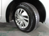 タイヤは ブリヂストン 2025年製がついています。他にも見たいところ、知りたいことなどございましたらお気軽にお問い合わせくださいませ。専門スタッフが丁寧にお答えいたします。