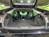 後席を格納すると、これだけの広さが!シーンに合わせたシートアレンジで、大きな荷物も積むことが出来ます♪