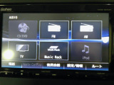 フルセグテレビ搭載。DVD・CD再生に対応しています。