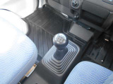 5速マニュアルシフト。