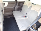 ◆2列目シートも足元ゆったりで快適に座って頂けます。チャイルドシートの取り付けにも対応しております。後部座席にお乗りの方も快適にお出掛け出来ます。