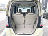 普段のお買い物や通勤、送迎等に十分な荷室スペースを確保しております。セカンドシートを倒すと、大きな荷物の積載も可能です♪