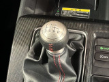 6速ミッションのシフトです。