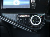 【オートエアコン】1年中快適な室内を提供!車内温度を設定すると、風量を自動で調節してくれます