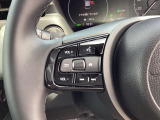 ステアリング左側にオーディオ操作スイッチ装備です。
