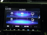 センターパネルにスッキリと収まった純正オーディオです!お気に入りの音楽・ラジオを聴きながら楽しいドライブをお楽しみくださいね♪