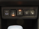 運転席、助手席にシートヒーター付いてます!