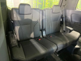 3列目シートはもちろん状態良好☆大人でもゆったりと座って頂けますので、大人数でのお出かけもラクラクです♪ご家族で、気の知れた仲間で、ドライブに行くのが楽しみですね♪