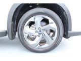 タイヤサイズは225/55R18 純正アルミホイール装着です!
