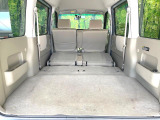 普段のお買い物や通勤、送迎等に十分な荷室スペースを確保しております。セカンドシートを倒すと、大きな荷物の積載も可能です♪