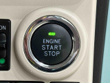 電子カードキーを携帯していれば、ボタンを押すだけでエンジンの始動がスマートに行えます。