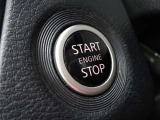 【プッシュスタート】キーが車内にあれば、エンジンの始動・停止はブレーキを踏んでスイッチを押すだけ!キーを取り出す手間を省き、ワンプッシュで操作するので簡単でスムーズ!