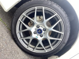 社外アルミホイールです。足元が引き立つので、車全体のイメージがアップしますよ!