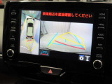 パノラミックビューモニター付きです。車両を上から見たような映像をディスプレイオーディオ画面に表示。運転席からの目視だけでは見にくい、車両周辺の状況をリアルタイムでしっかり確認できます。