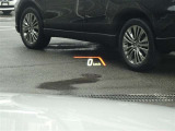 カラーヘッドアップディスプレイ付き。少ない視線移動で情報を確認できるので、運転の疲労軽減に繋がりますよ♪