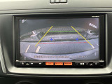 初めての場所の駐車場でクルマを停める時、後が確認できないと不安ですよね。バックカメラが装着されていれば、壁やポール、後ろのクルマが確認出来、距離感も掴めるので安心ですね♪