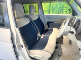 運転席シート廻りは使用感も少なく、良好な状態となっています。前オーナー様が丁寧に使っていたことがよくわかりますね。