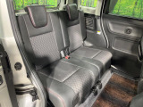 後部座席も気になるようなキズ・汚れやへたり等、大きなダメージはなく、良好な状態です。