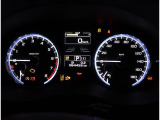 視認性に優れたメーターで、夜間走行も安心して運転できます!マルチインフォメ―ションディスプレイには車両情報を表示!メーター内の光度調整機能も付いております!