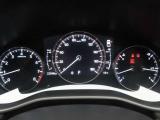 スピードメーター、タコメーターが装備されております。その他お車の情報もメーター内から確認することが可能です☆