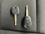 純正キーレスです!ボタンを押すだけでドアロックの開閉が出来るので便利です!