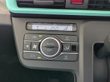 温度調整機能付きエアコン!ダイヤル式で操作性の良いエアコンパネルとなっております!