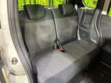 後部座席も気になるようなキズ・汚れやへたり等、大きなダメージはなく、良好な状態です。