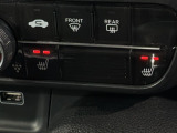 フロント両席にはシートヒーターが付いています!寒い日に便利な装備ですね。