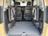 後部座席を倒せばもっと広い空間へ。大きな荷物も載せれます!