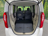 普段のお買い物や通勤、送迎等に十分な荷室スペースを確保しております。セカンドシートを倒すと、大きな荷物の積載も可能です♪