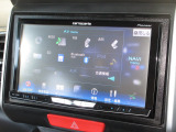 ナビゲーションはパイオニアHDDナビ(AVIC-ZH0007)を装着しております。AM、FM、CD、DVD再生、Bluetooth、フルセグTVがご使用いただけます。初めて訪れた場所でも安心ですね!