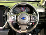 【純正革巻きステアリング】上質な革を使用することで、手にしっかり馴染みとても運転しやすいハンドルです♪