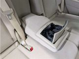 後部座席にも装備しております。